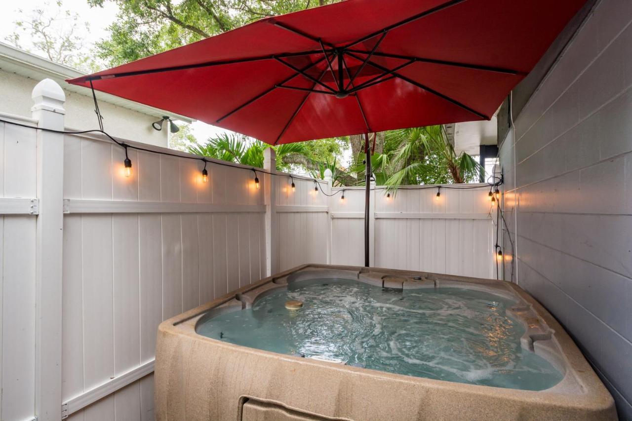 Golf View Villas With Private Jacuzzi'S & Grill Tampa Buitenkant foto